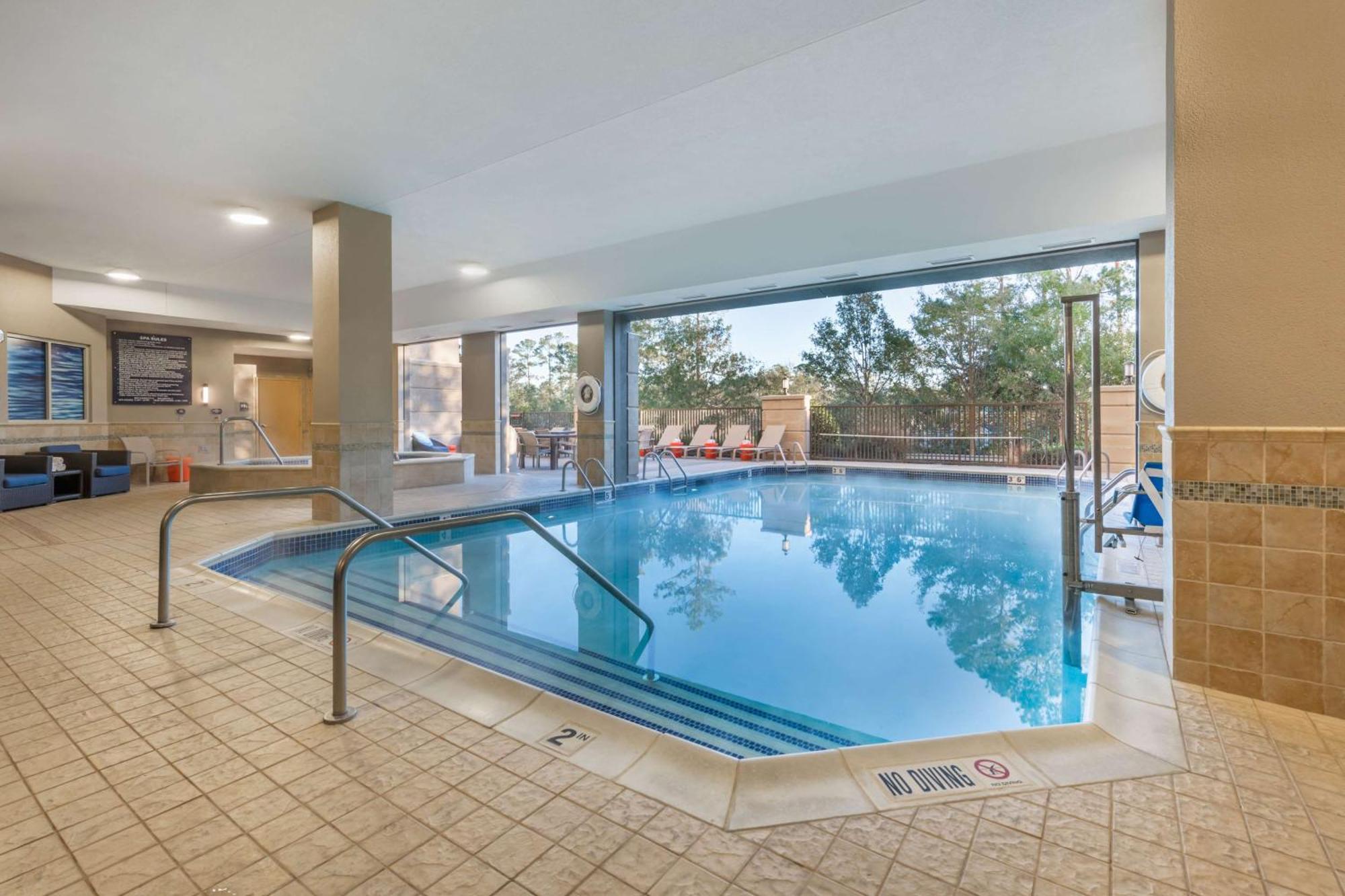 Drury Plaza Hotel Valdosta Bagian luar foto