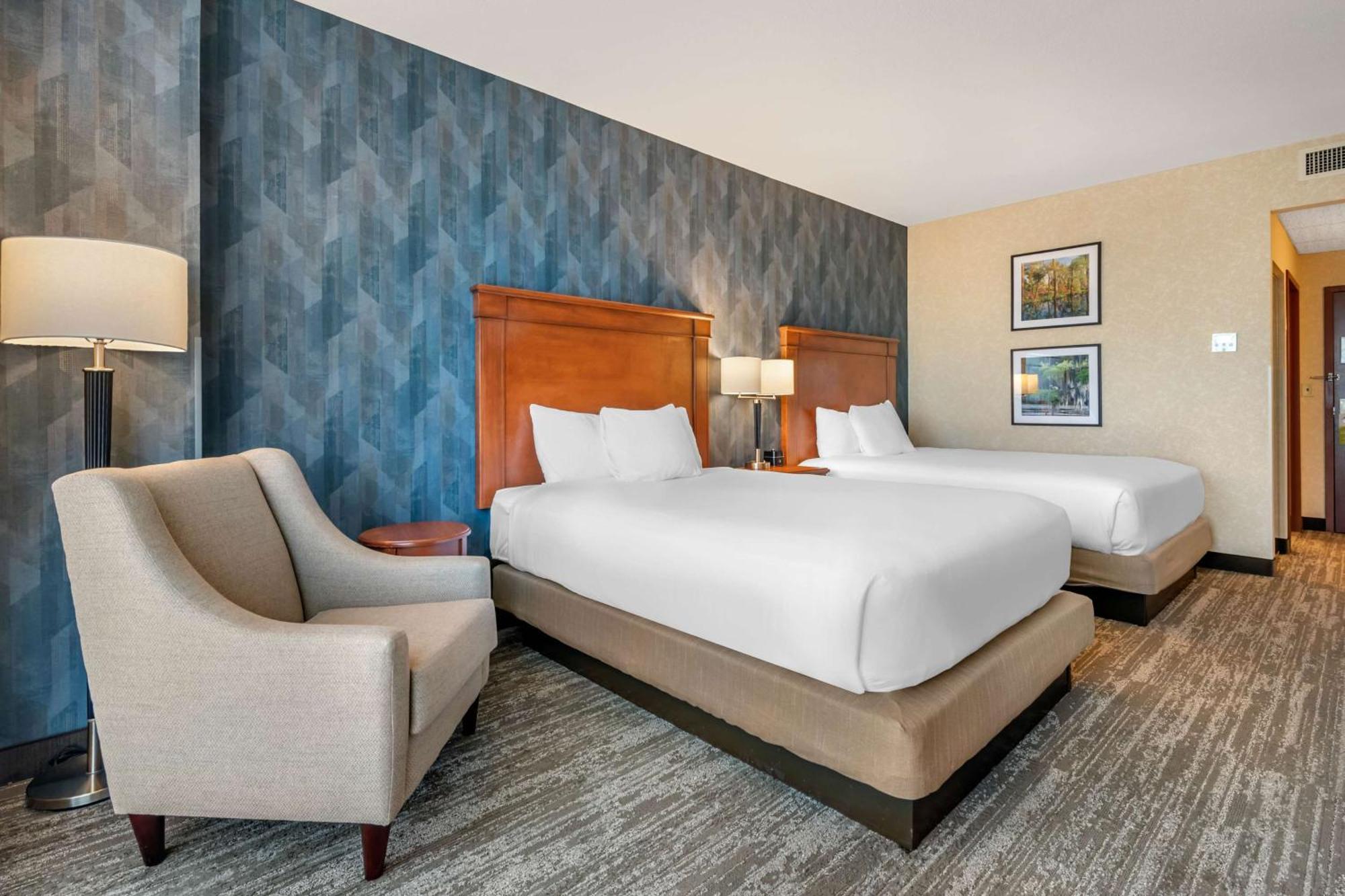 Drury Plaza Hotel Valdosta Bagian luar foto