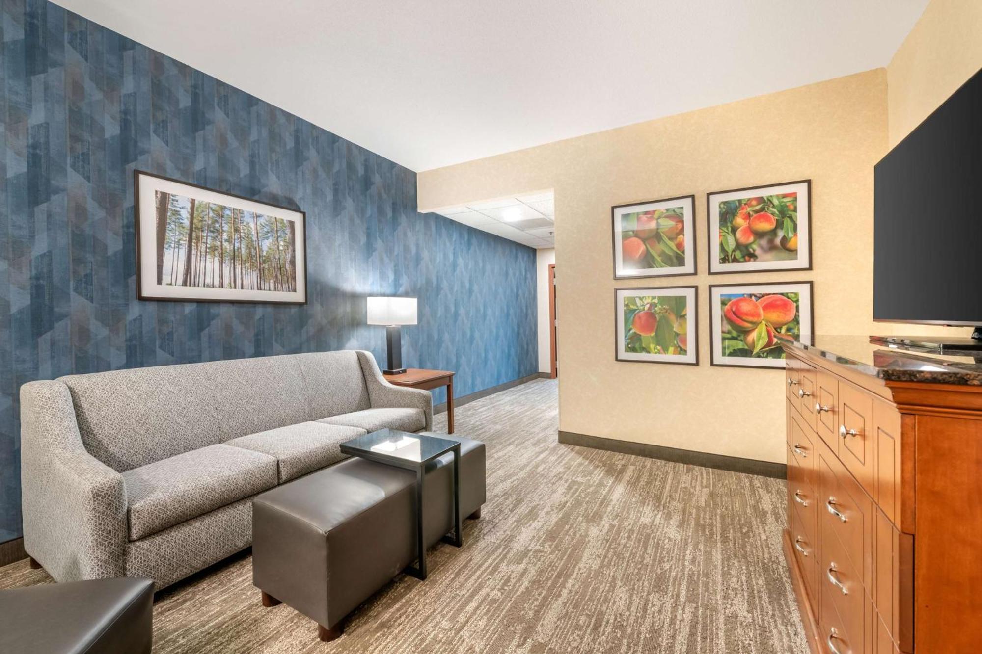 Drury Plaza Hotel Valdosta Bagian luar foto