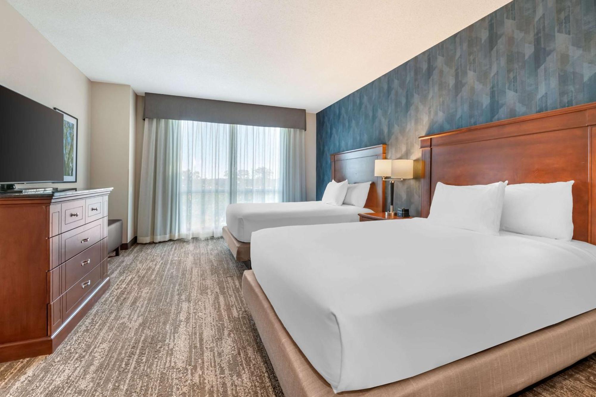 Drury Plaza Hotel Valdosta Bagian luar foto