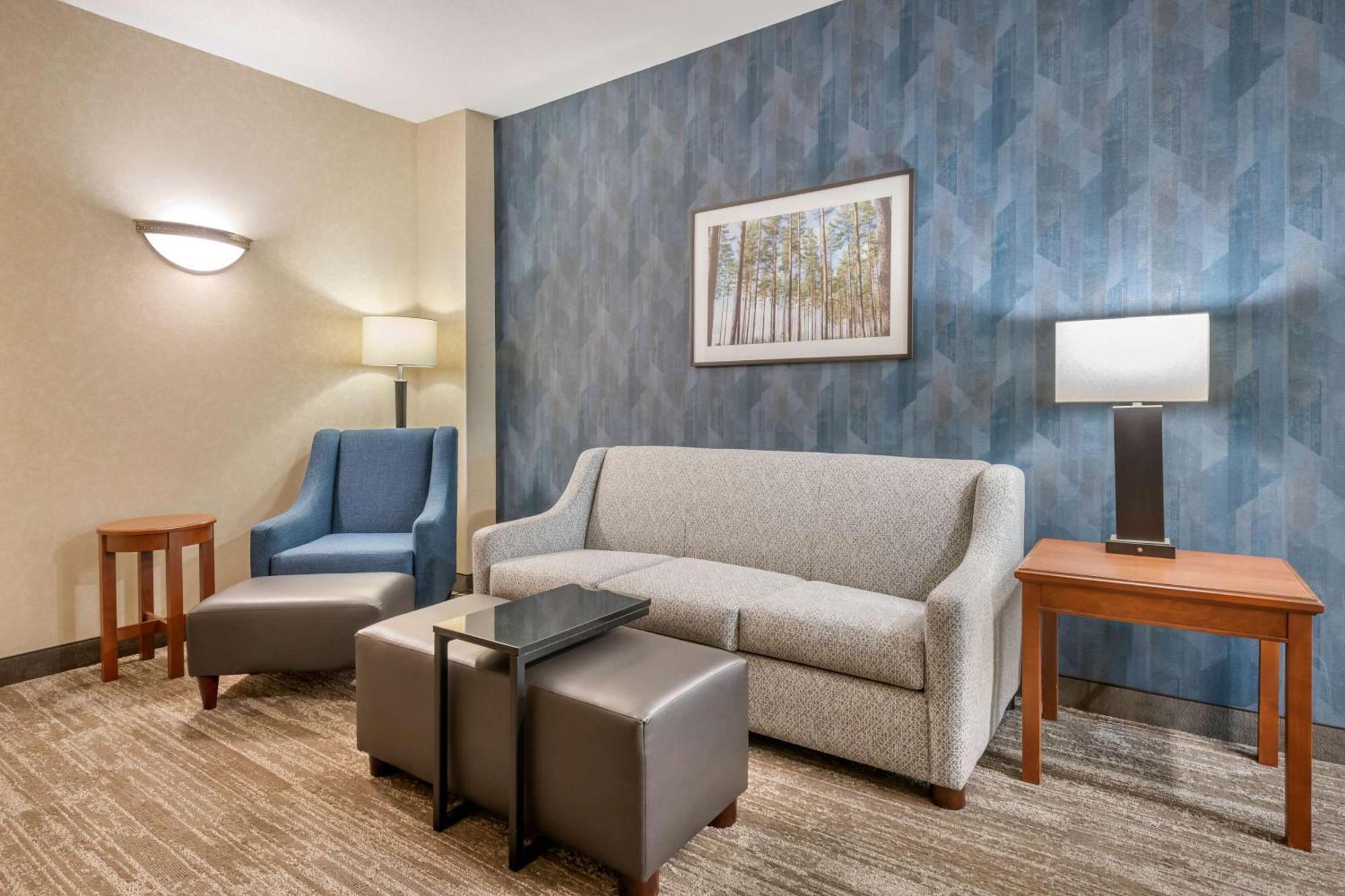 Drury Plaza Hotel Valdosta Bagian luar foto