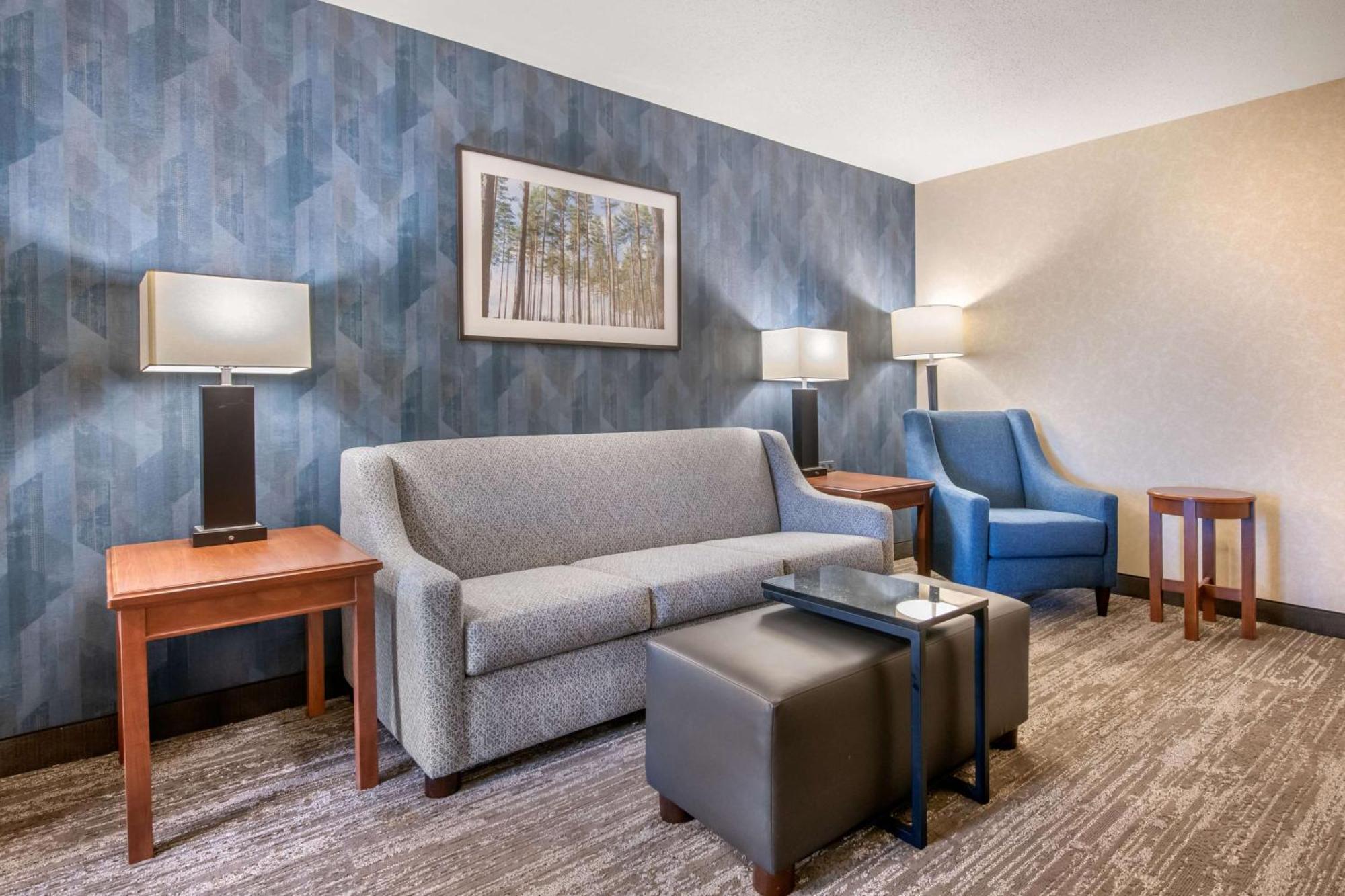 Drury Plaza Hotel Valdosta Bagian luar foto